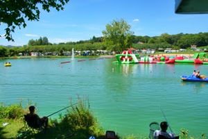 Camping avec étang de pêche - labellisé hébergement pêche - Campilo